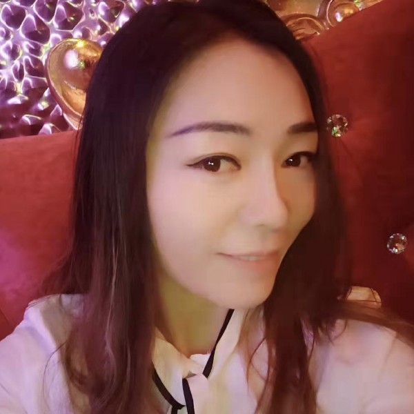 铃铛拿1辈子旳的照片