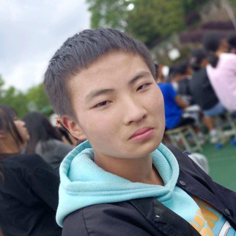 水杯凝眸隐忍的照片