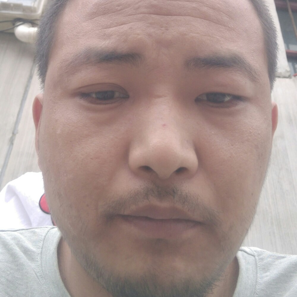 磬音深拥天真的照片