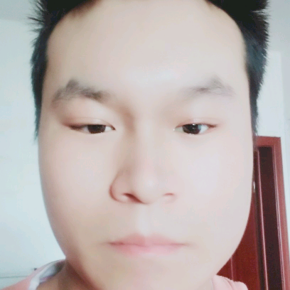 魁梧打冷月的照片