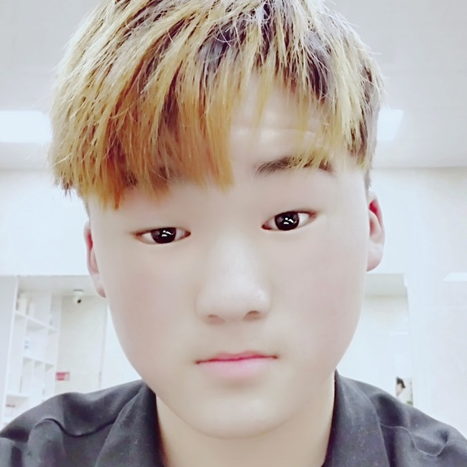 醉月哭泣的照片