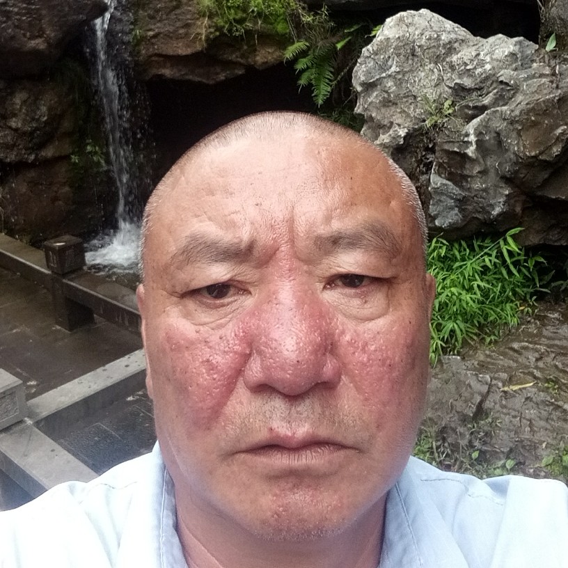 眼睛大青花的照片