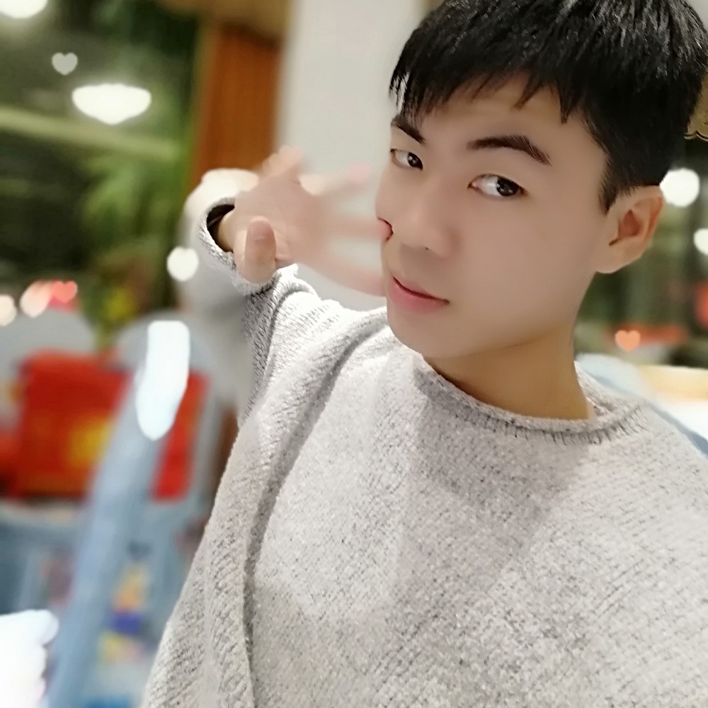 冰淇淋回首机灵的照片