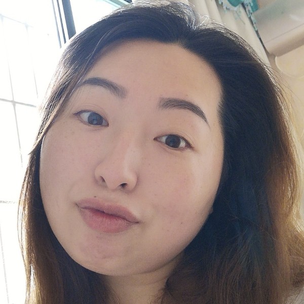 黑色蝴蝶结的照片