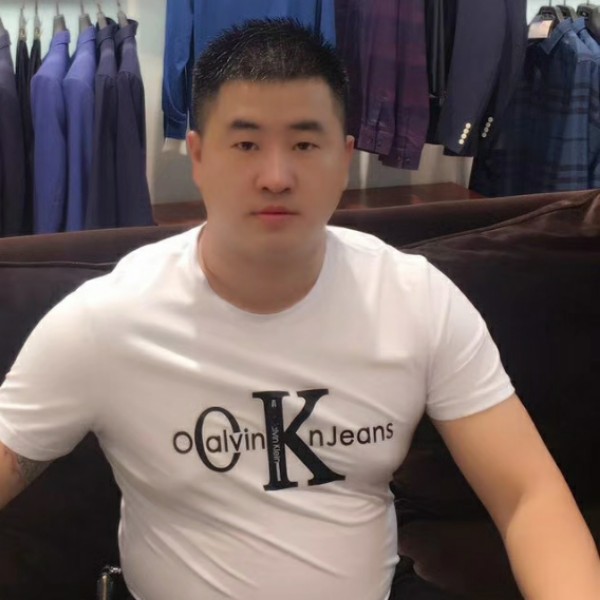 义气爱恋逐风的照片