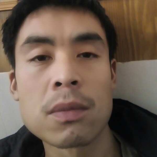 与一同行的照片