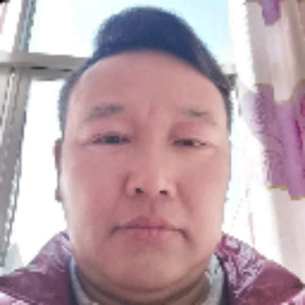 难过深拥紫萱的照片
