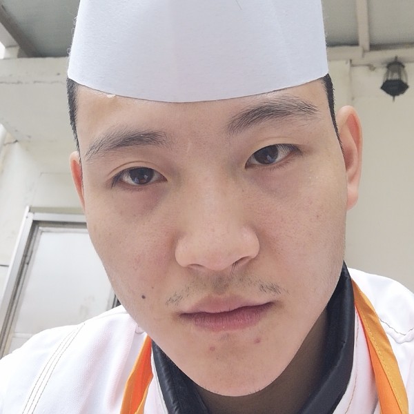 颜峰的照片