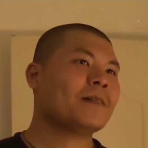 天空蹙眉怕黑的照片