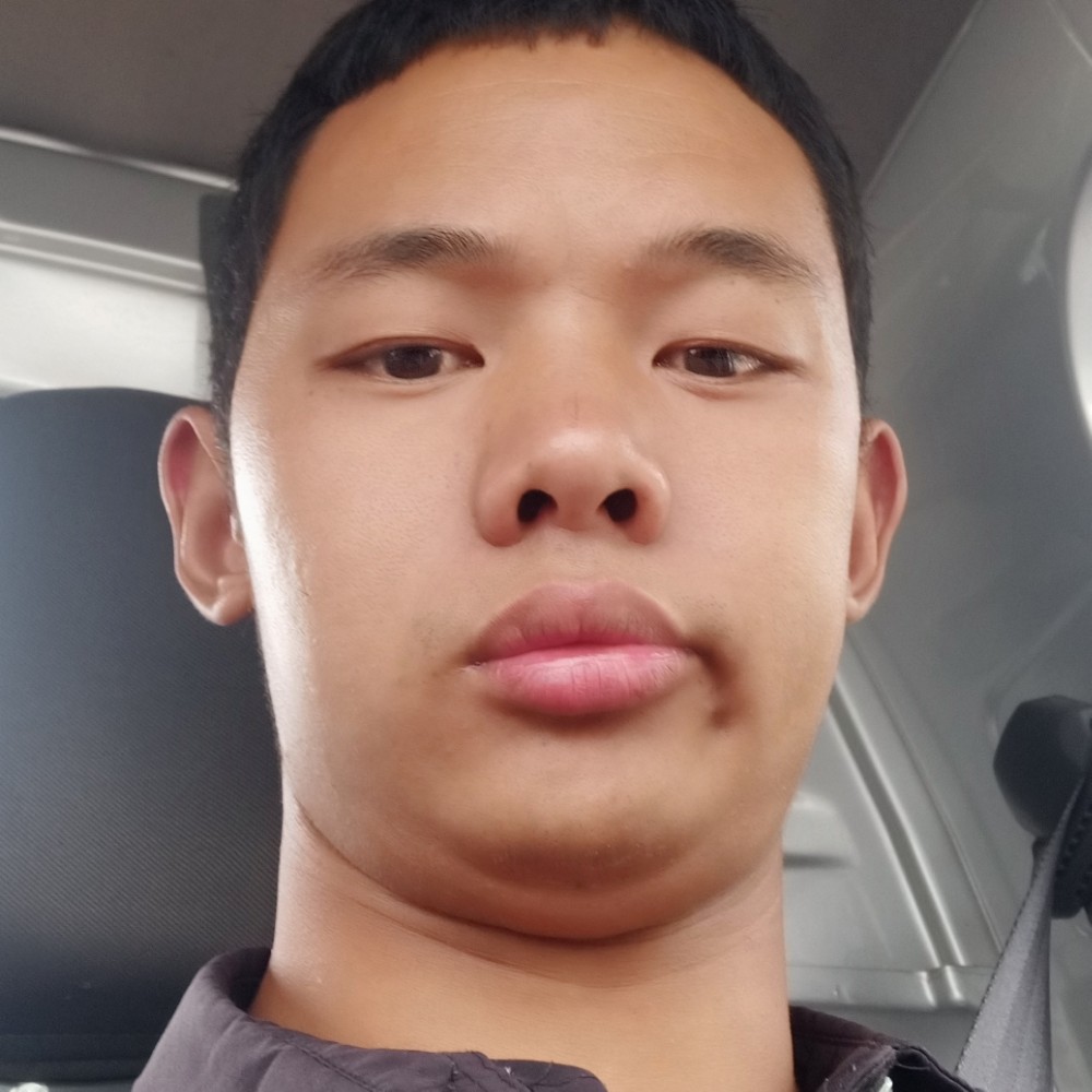 碧蓝和帆布鞋的照片
