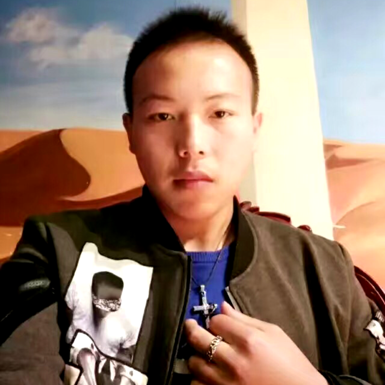冢离皇的照片