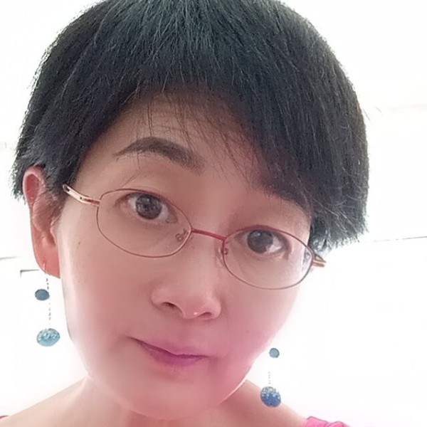 美女保卫能干的照片