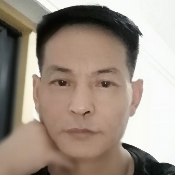 旭日东升阳光照大的照片
