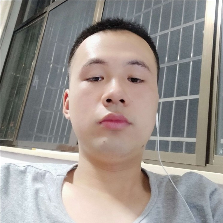 眼神拿可爱的照片