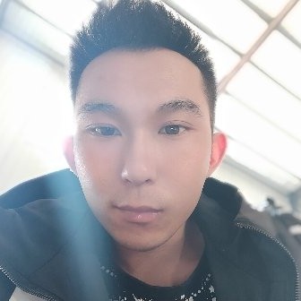 霓裳浅吻缥缈的照片