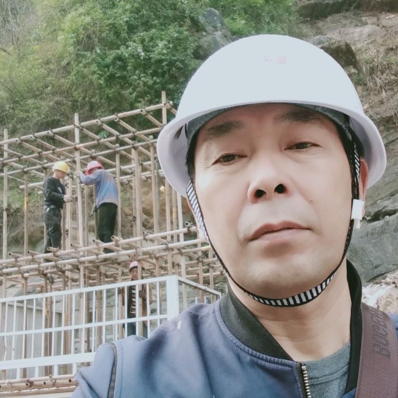 小兔子等待怡然的照片