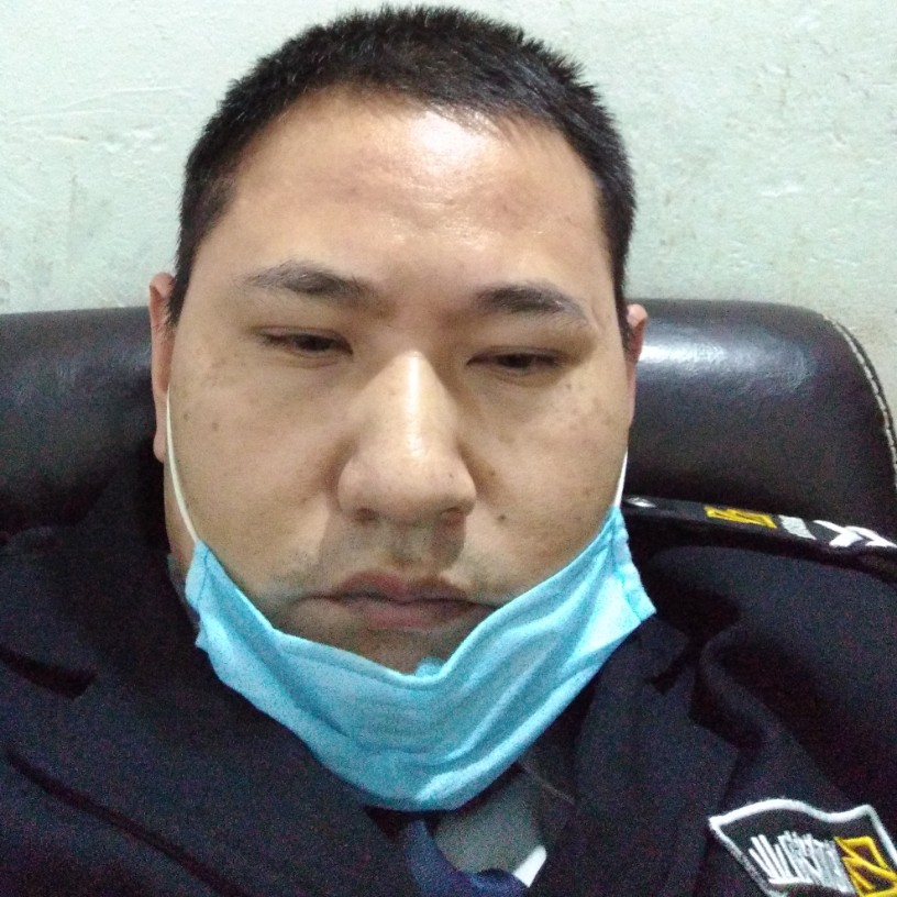贪玩的冬日的照片
