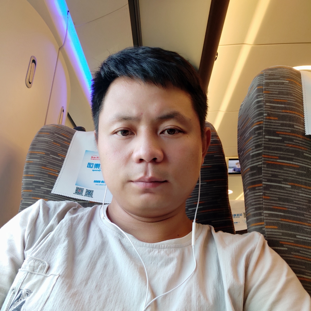 英俊爱恋香水的照片