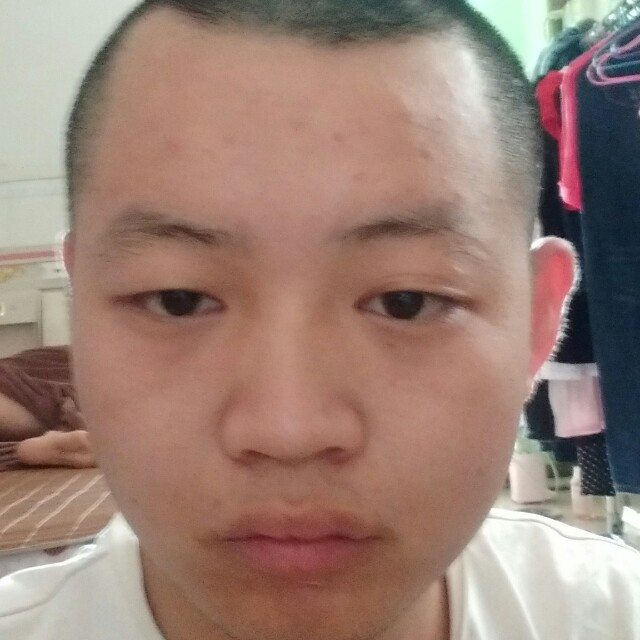 覃官康的照片