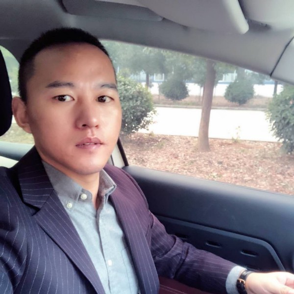 李志亮的照片