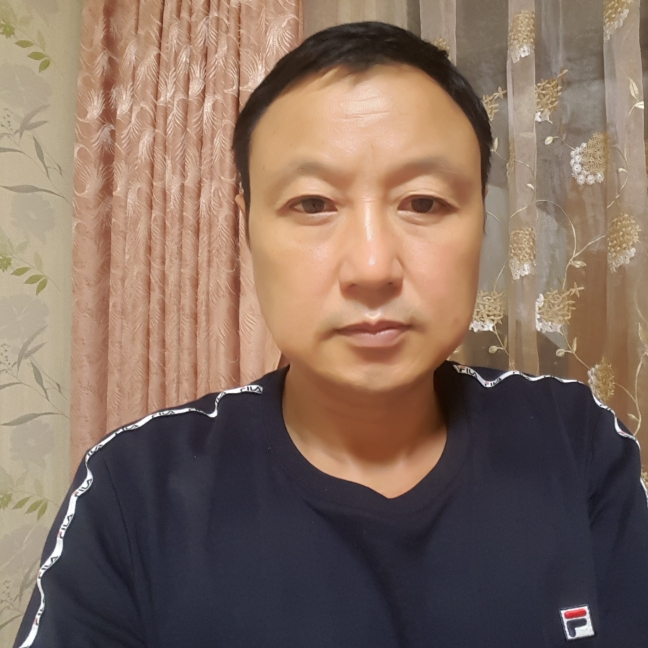 芝麻高大的照片