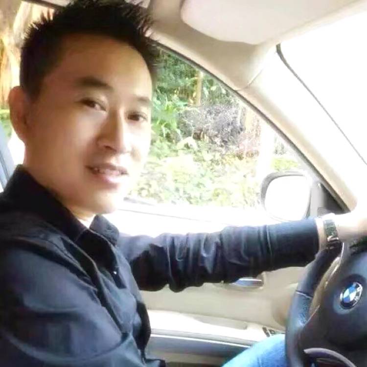 贺霆锋的照片