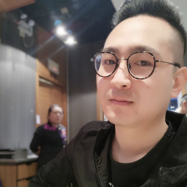 汤采臣的照片