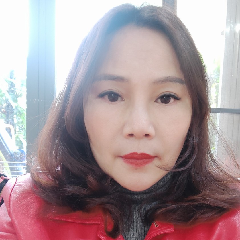 自信闻高跟鞋的照片