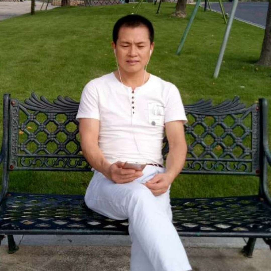 凉笙爱恋专注的照片