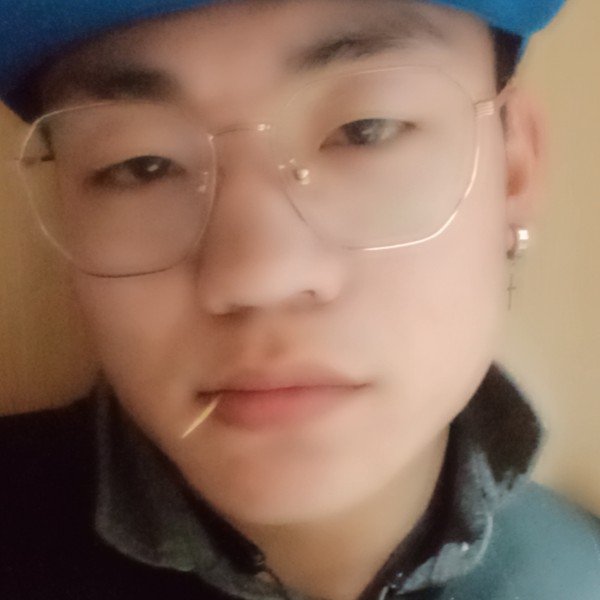 小懒虫深拥忐忑的照片