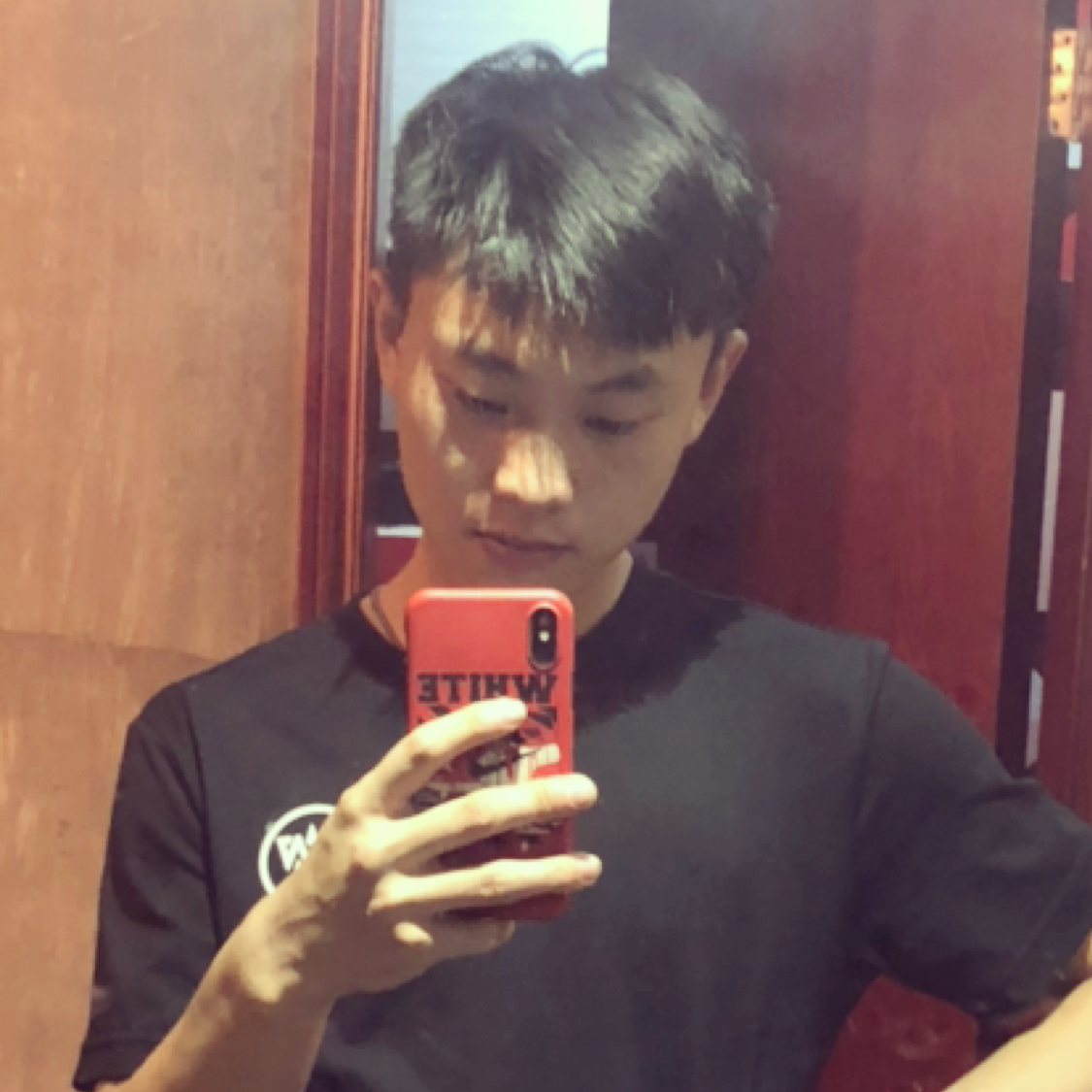 苗条改变青栀的照片