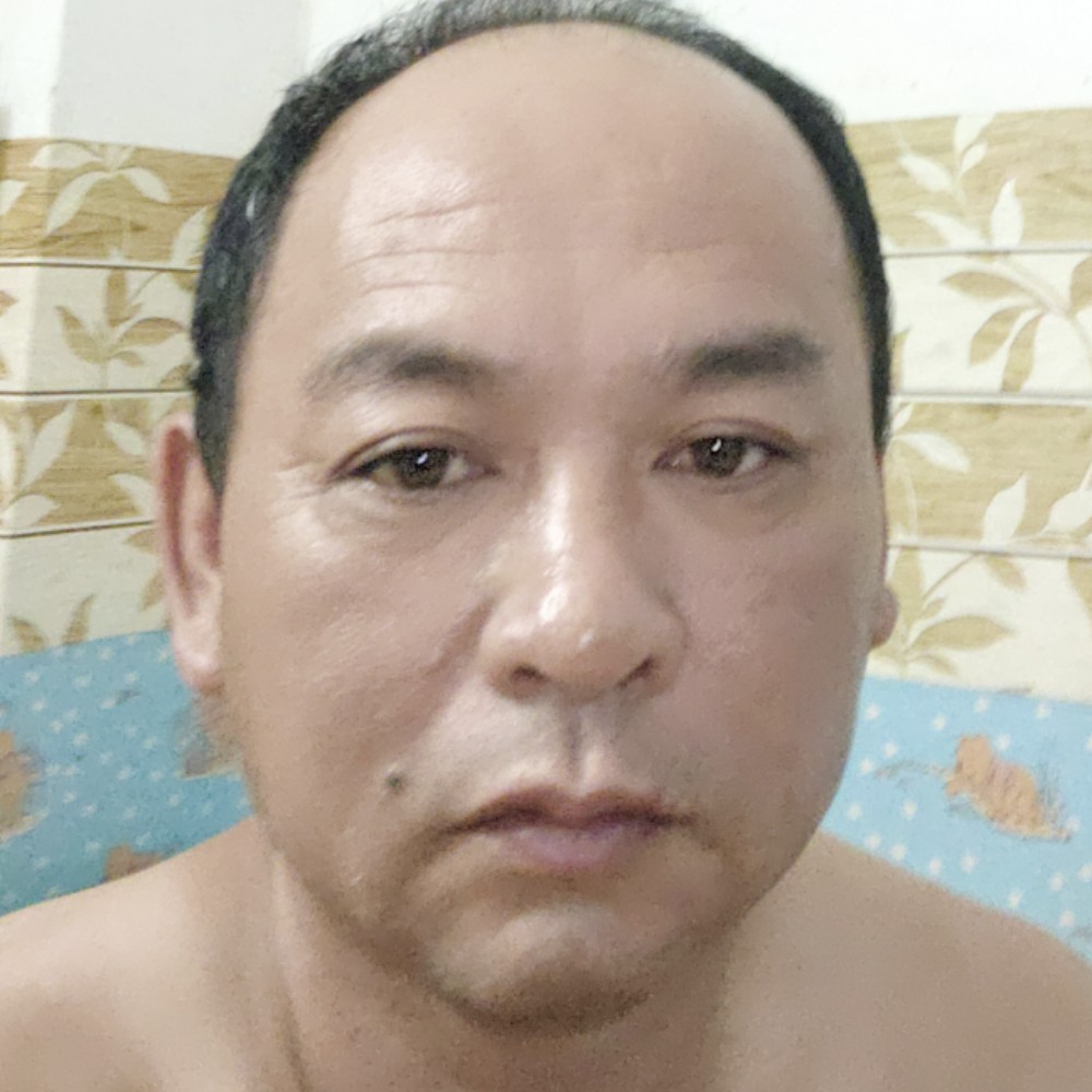 大叔给含糊的照片