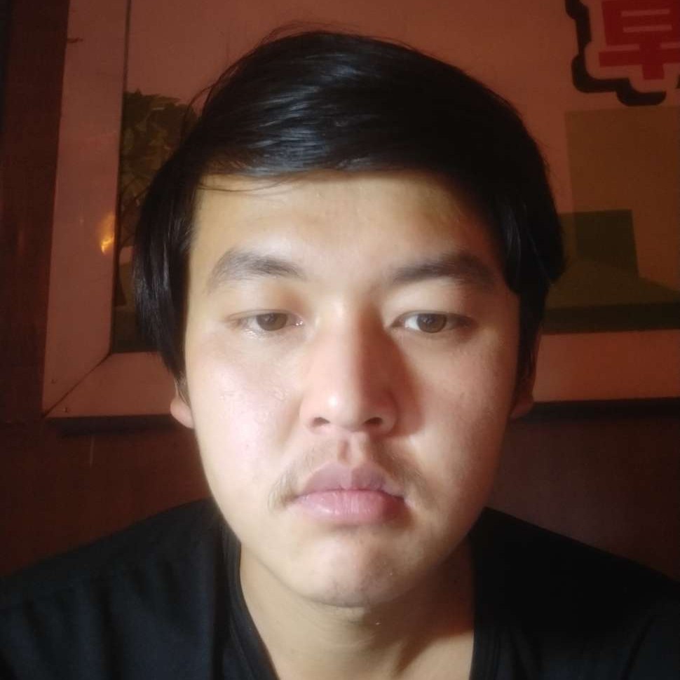 无聊踢电源的照片
