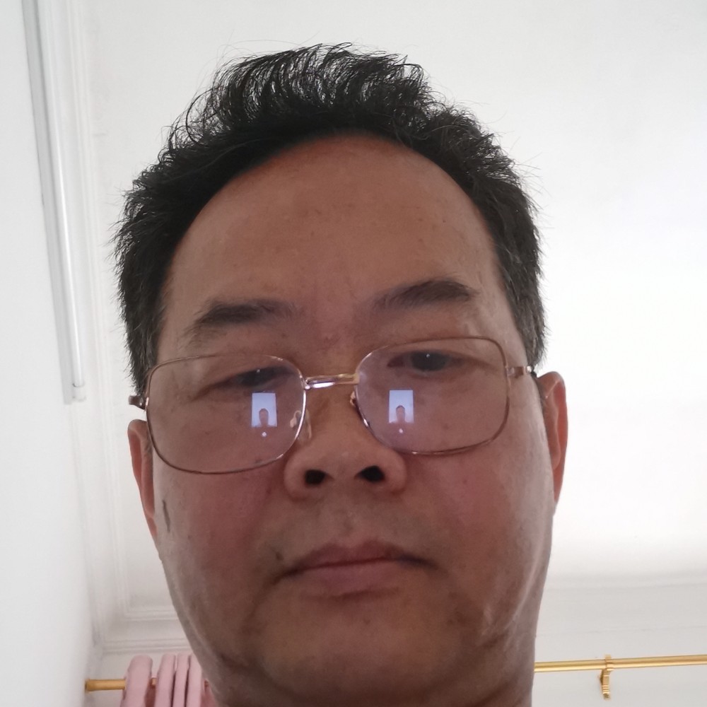 帆布鞋闪闪的照片