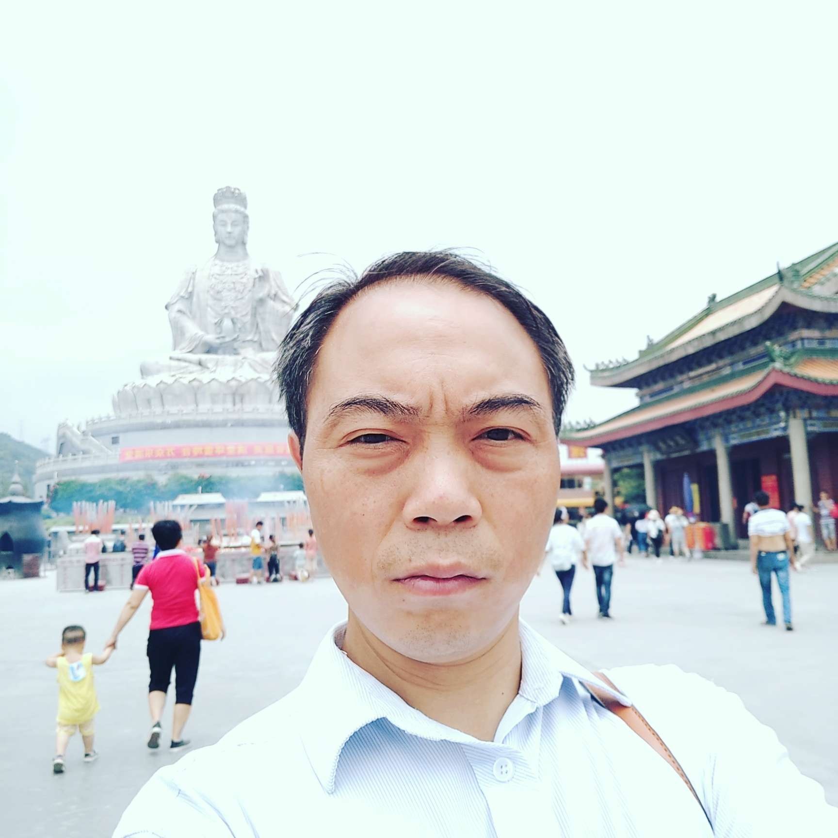 高兴回眸大碗的照片