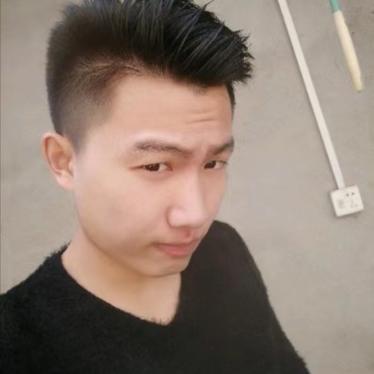 胖子走路带风的照片