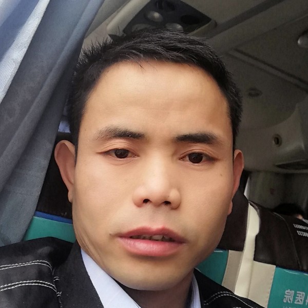 鱼是不会离开水的的照片