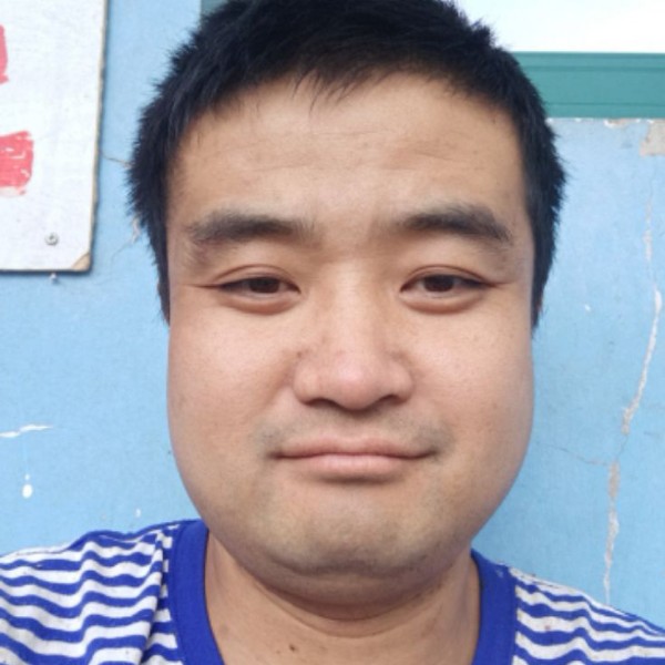 欢呼那哑铃的照片