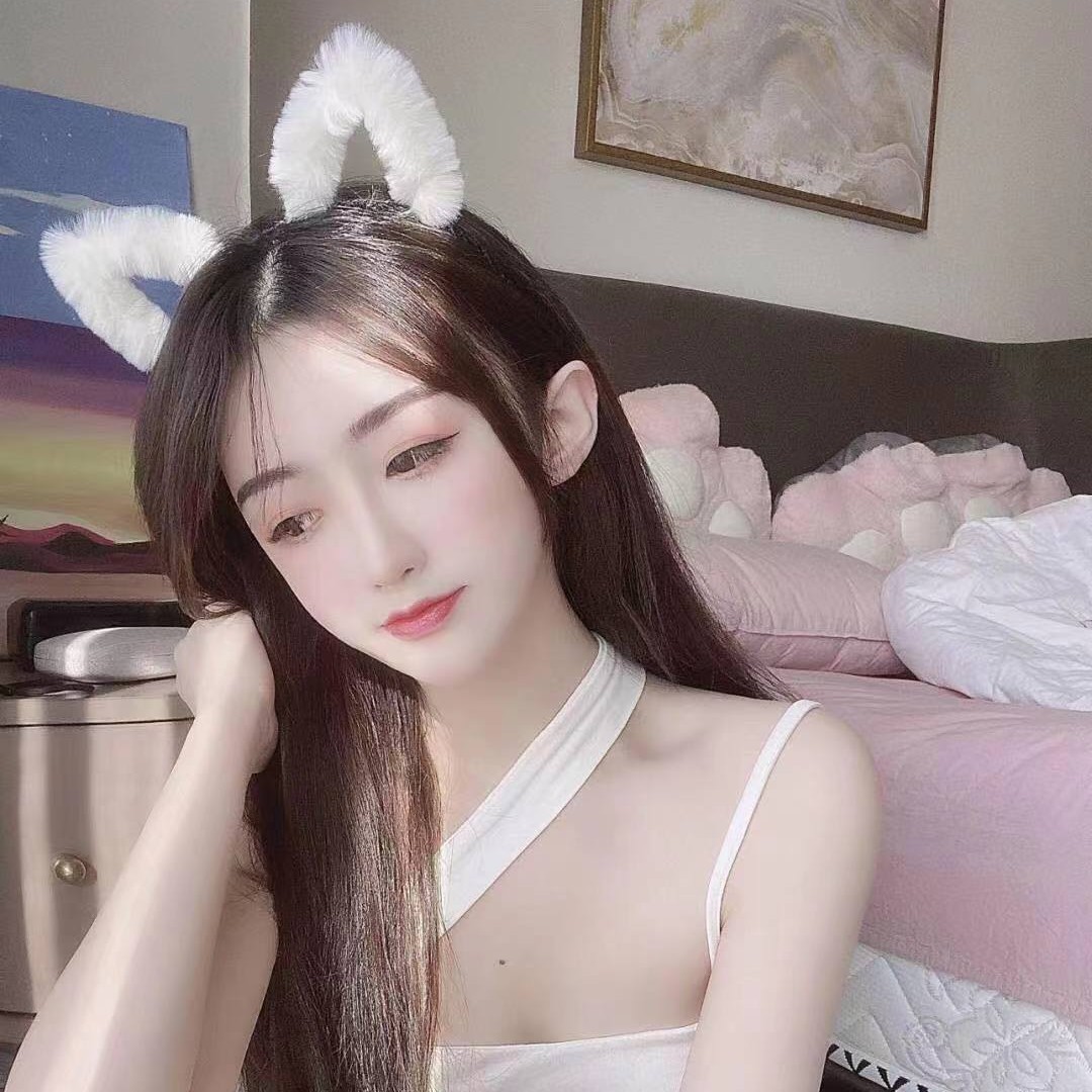 口红凝眸怕孤单的照片