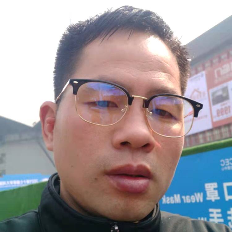 拾荒大叔的照片