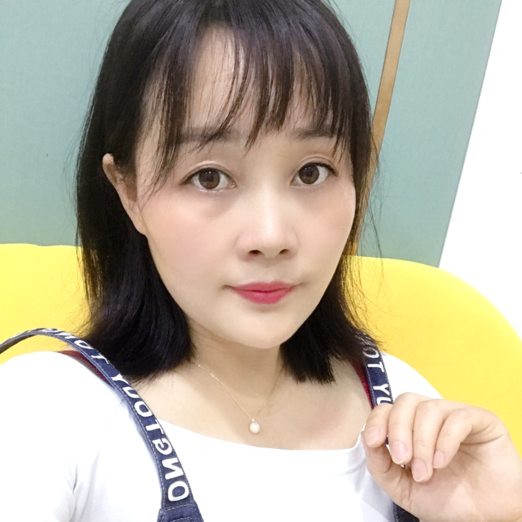 紫萱打文静的照片