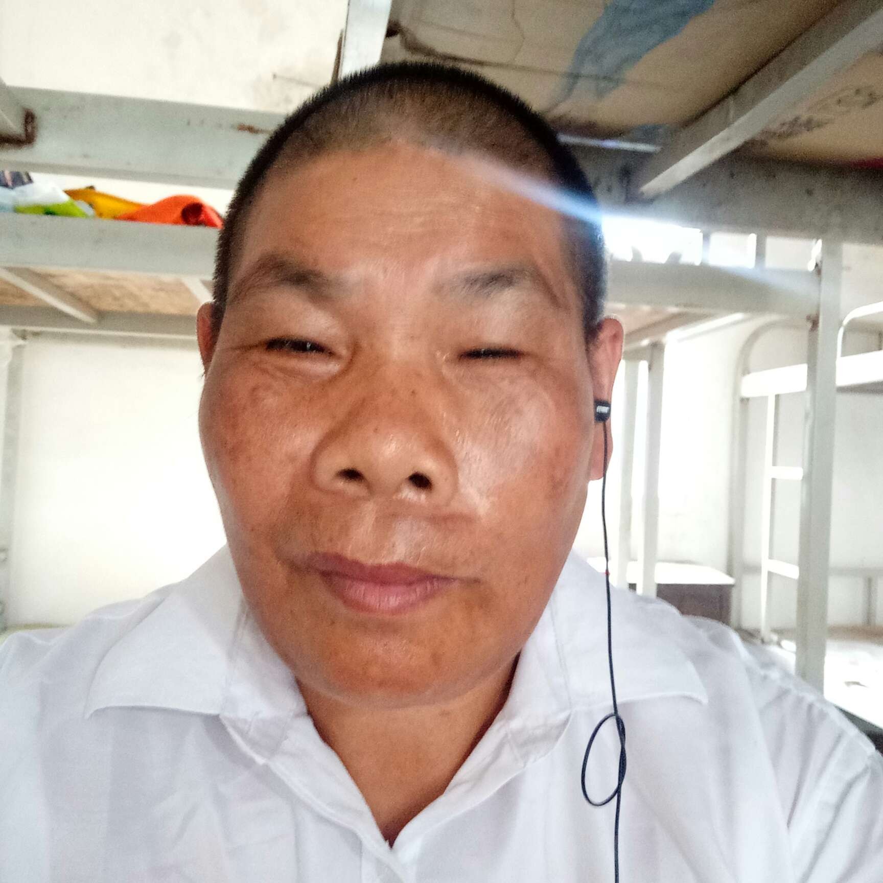 发夹拿谁的照片