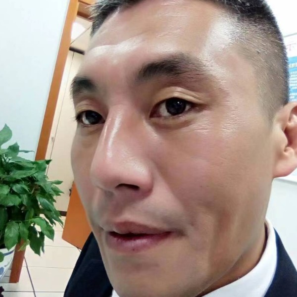 间的照片