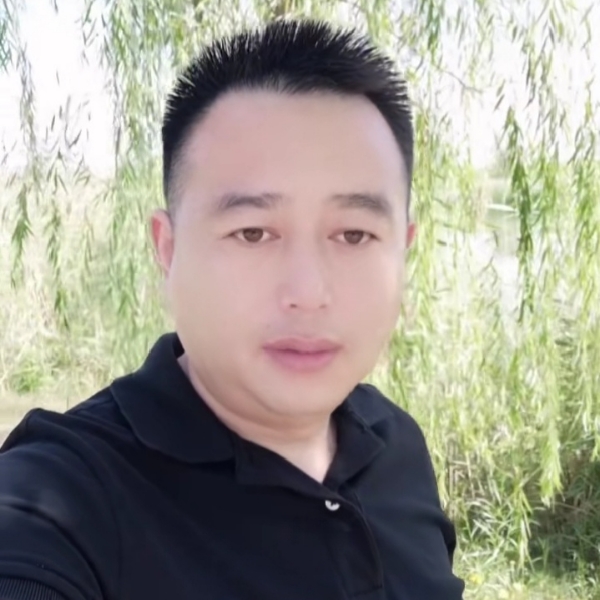 八块腹肌的竹笋的照片