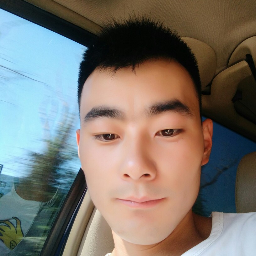 孤独滑板的照片