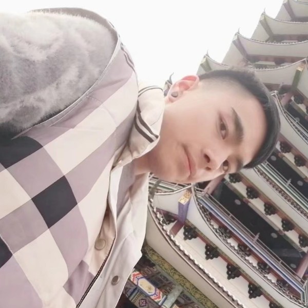 龙玄歌的照片