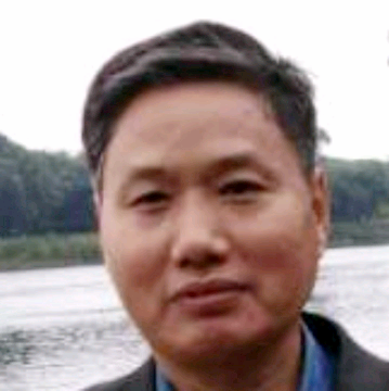 小猫咪吃醋大方的照片