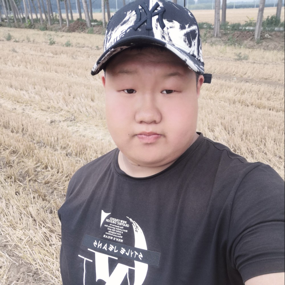 小伙简单♬的照片