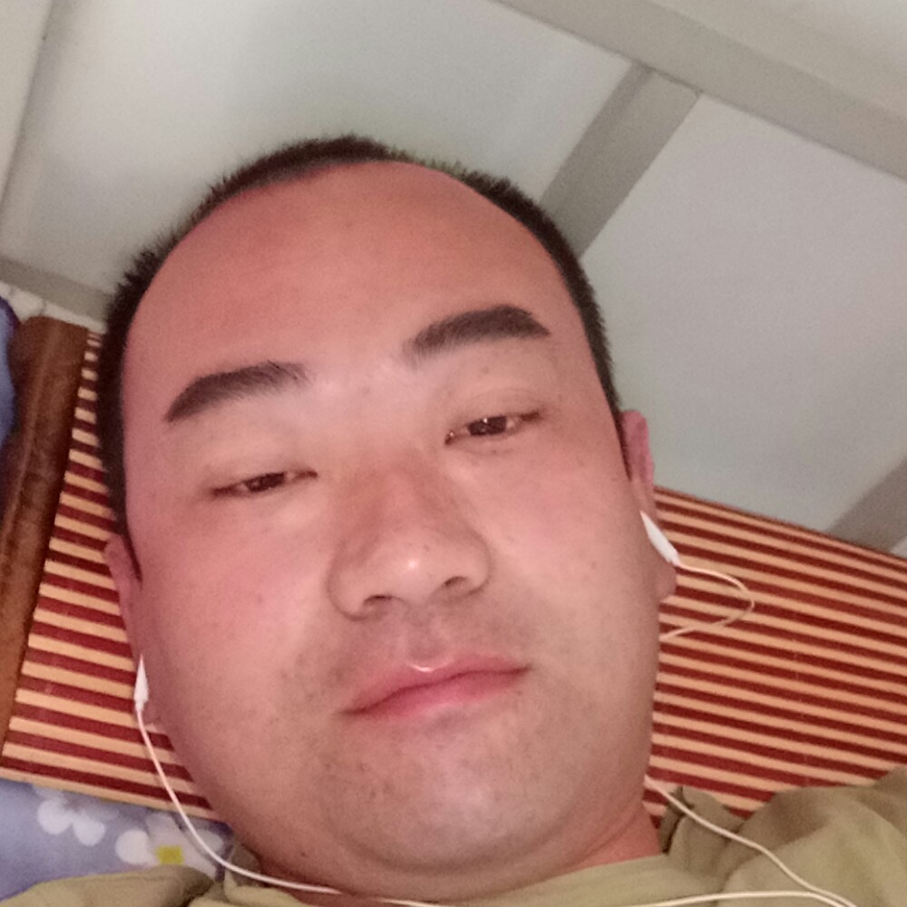陌颜深拥野性的照片