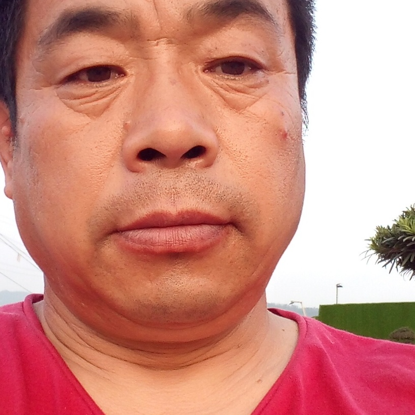 荣垂海。的照片
